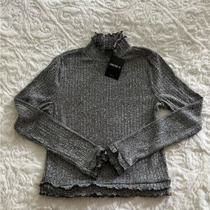 Forever 21 turtleneck shirt
